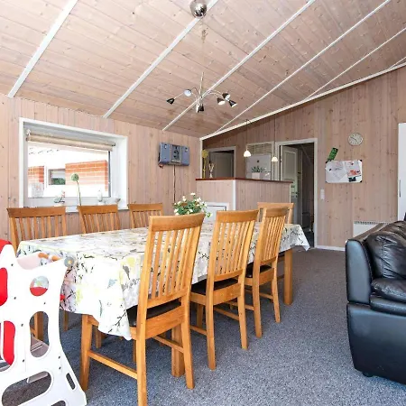 Vakantiehuis Holiday Lxxxii *